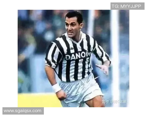 十八号足球明星的辉煌历程与背后故事揭秘